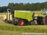 Die neue Festkammer-Ballenpresse mit Wickeleinheit
