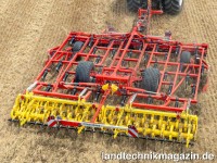 Der neue, gezogene Pöttinger Flachgrubber PLANO V