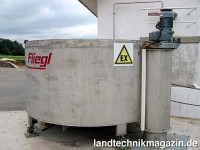 Zum Fliegl Beschickungssystem für Biogasanlagen R