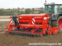 Mit der INTEGRA 3003 (im Bild) und 4003 hat Kuhn z