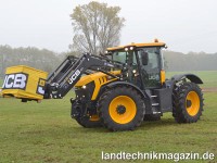 Optional rüstet JCB den neuen Fastrac 4000 mit de