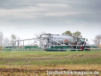 Fliegl präsentiert das Schlitzgerät Universal 24