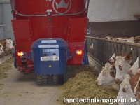 Ein Schwerlastmagnet entfernt im Inneren der neuen