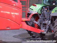 Da die optionale Achsschenkelung der Horsch Leeb 4