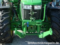 Der optionale Frontkraftheber der neue John Deere 