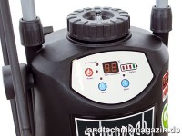 Das Wasser im isolierten 20-Liter-Tank des Therbio