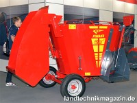 Neben großen Futtermischwagen zeigten auf der Agr