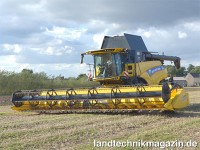 Die neuen New Holland Mähdrescher CX5 und CX6 zei