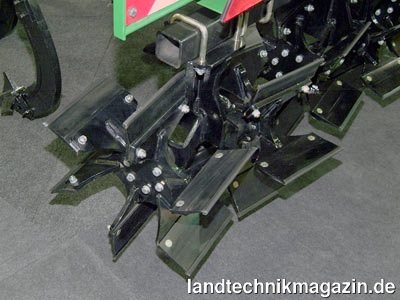 Bild: Die Häckselräder sind beim Turbo-Chisel von Great Plains jeweils paarweise V-förmig angeordnet und sollen so für eine gleichmäßige Einebnung sorgen.