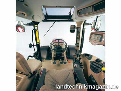 Bild 2 Neu Gestaltet Wurde Die Surround Vision Kabine Das Dachfenster Ist Auf Wunsch Lieferbar Traktoren Magazin Fur Landtechnik Und