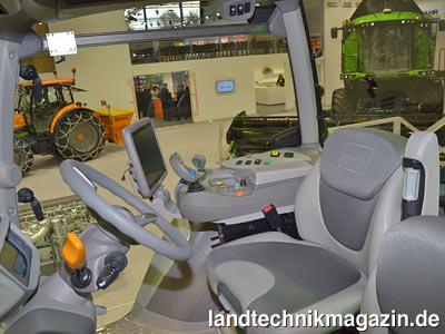 Bild: Den Innenraum der Kabine der neuen Serie 11 Traktoren hat Deutz-Fahr komplett neu und aufgeräumt gestaltet.