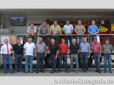 Bild: Das Team der Thomas Gruber KG bei der Ziegler-Harvesting Cornchampion-Schulung.