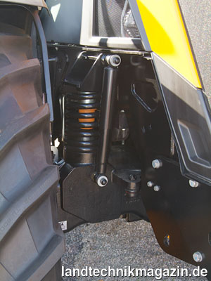 Bild: Das Konzept der Vollfederung mit Schraubenfederbeinen und aktiver Hinterachsfederung hat JCB bei den Fastrac 8000 Traktoren beibehalten.