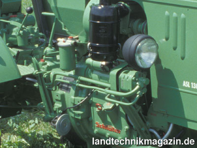 Bild: Die als Option für die Schlüter Traktoren mit Luftkühlung angebotene Hydraulik wurde direkt vom Motor mittels Keilriemen angetrieben.