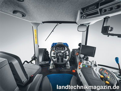 Bild 5 Die Horizon Kabine Der New Holland T5 Autocommand Bietet Mehr Platz Und Hat Einen Niedrigeren Innengerauschpegel Traktoren Magazin Fur Landtechnik Und