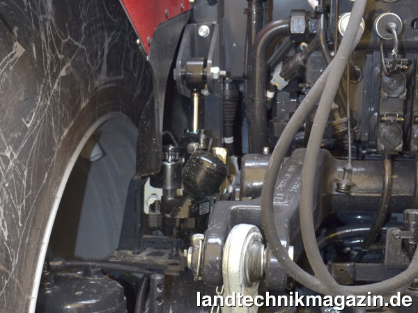 Bild: Die Kabine der X7.6 VT-Drive Traktoren ist wahlweise mechanisch oder semi-aktiv hydraulisch gefedert.