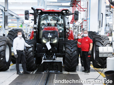 Bild: Alljährlich verlassen nach Unternehmensangaben circa 10.000 Traktoren der Marken Case IH und Steyr das Werk in St. Valentin.