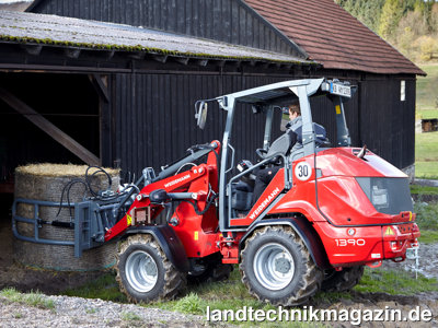 Bild: Im Rahmen der Überarbeitung erhielt der Weidemann Hoftrac 1390 auch ein Design-Update mit einer markanteren Linienführung.