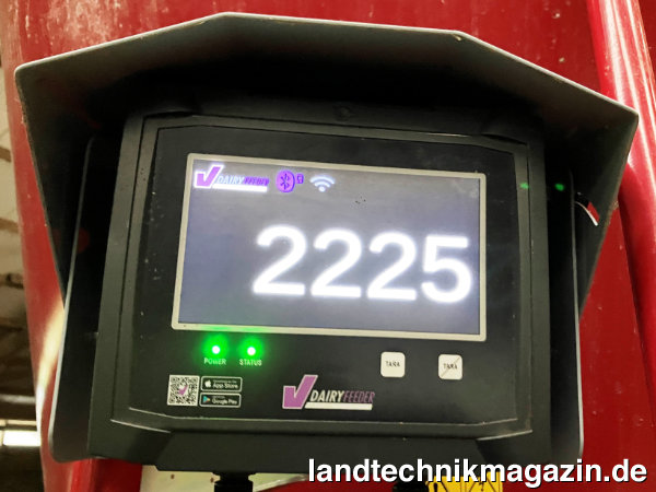 lDas BvL Fütterungsmanagementsystem V-CONNECT Dairy Feeder ermöglicht jetzt den Datenaustausch zwischen Futtermischwagen und mobilem Endgerät auch über Bluetooth.