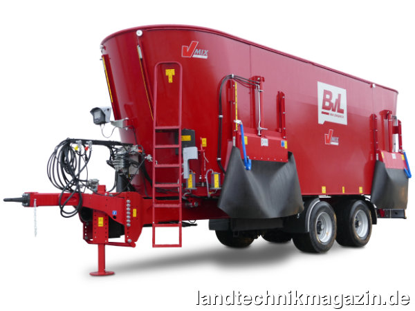 lDer neue BvL Drei-Schnecken-Futtermischwagen V-MIX Plus 32-3S bietet laut Hersteller 32 m³ Mischvolumen und bleibt dabei dennoch kompakt.