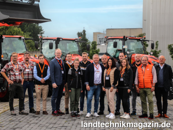 lDas Team der Hommel GbR freut sich auf die weitere Zusammenarbeit mit Kubota.