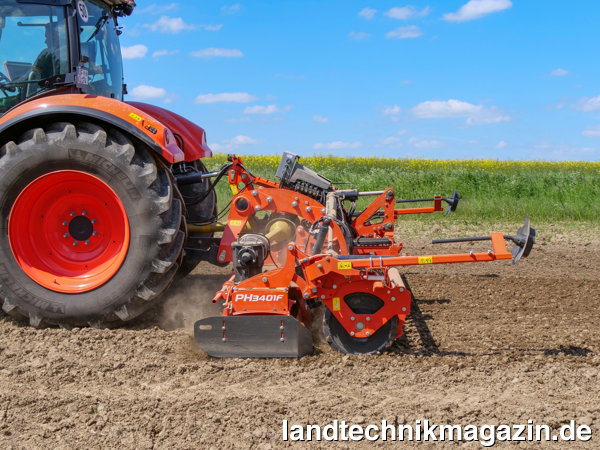 lDie neue Kreiselegge Kubota PH3001F verfügt über eine geschobene Getriebewanne für mehr Flexibilität bei den Anpassungen.