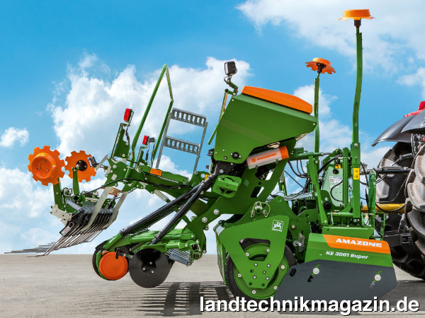 Bild: Drei gut zugängliche Kupplungspunkte des Schnellkuppelsystems QuickLink sorgen bei der Amazone Aufbausämaschine Cataya 3000 Special EcoLine für ein sicheres, werkzeugloses und schnelles Ankuppeln und Abkuppeln.
