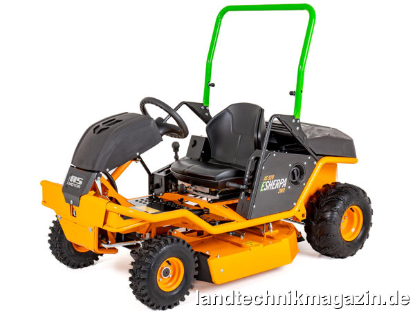 lDer neue Hochgras-Batterie-Aufsitzmäher AS 920 ESherpa 2 WD von AS-Motor arbeitet mit einem Akku-Wechsel-System.