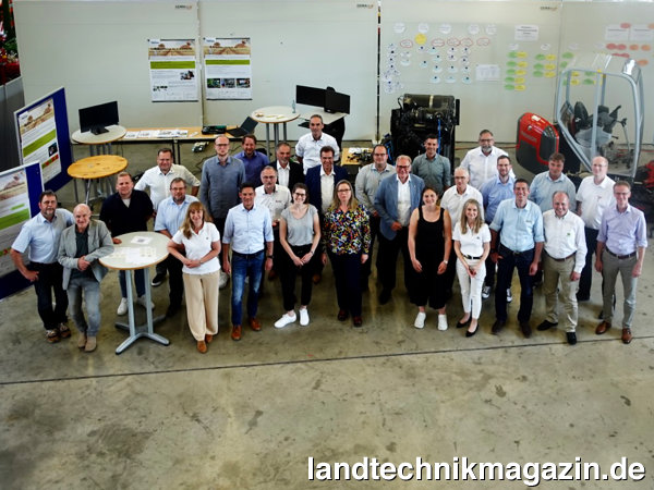 lSeit 2020 arbeitet Projektleiter Torsten Grantz mit seinem Team im LandBauTechnik-Bundesverband in Essen mit Projektpartnern aus ganz Deutschland im InnoVET-Projekt LBT Forward daran, die berufliche Bildung in der Land- und Baumaschinenmechatronik zukunftsfähig zu machen.