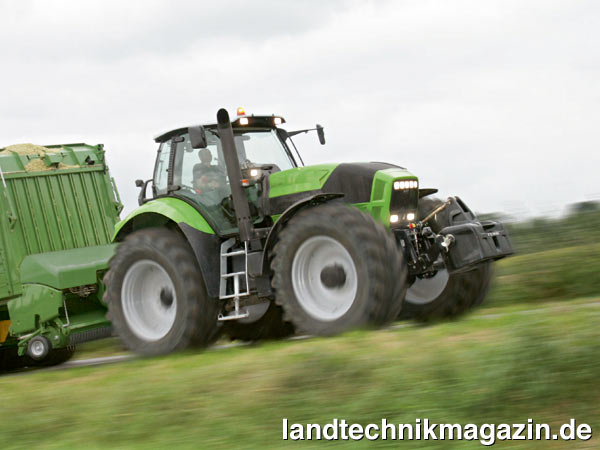 lZur Agritechnica kommt der neue Agrotron X 730 mit einem Deutz Common-Rail-Turbodieselmotor vom Typ TCD 2013 und einer maximalen Leistung von 305 PS (225 kW) bei 2.000 1/min (gem. 2000/25 CE) zur Deutz-Fahr Agrotron X-Baureihe hinzu.
