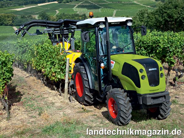 lDer NEXOS von Claas ist in den drei Modellen VE, VL und F verfügbar, mit einer minimalen Außenbreite von 1,00 Meter, 1,26 Meter und 1,46 Meter. Die Traktoren bieten die passende Lösung für jede Plantagenart und -breite.