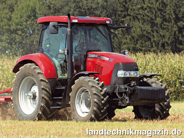 lCase IH hat die Maxxum-Serie einer gründlichen Überarbeitung unterzogen. Mit der Maxxum-Multicontroller-Serie erweiterte Case IH die Maxxum-Serie darüber hinaus um sechs neue Topmodelle mit Nennleistungen von 112 bis 141 PS.