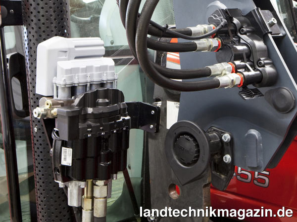 Volle Kontrolle ber den Frontlader mit dem l Loader Control System LCS -  Sonstige Landtechnik