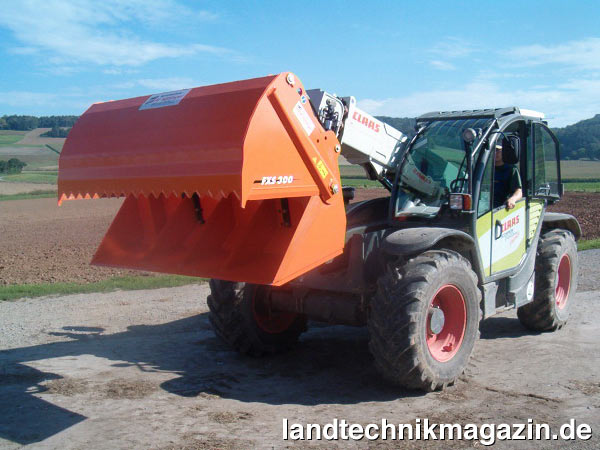 lFXS Sauerburger hat jetzt die Lizenzproduktion von Siloschneidschaufeln übernommen. Auf der EuroTier 2010 werden diese mit Arbeitsbreiten von 1,17 m bis zu 2,46 m vorgestellt.