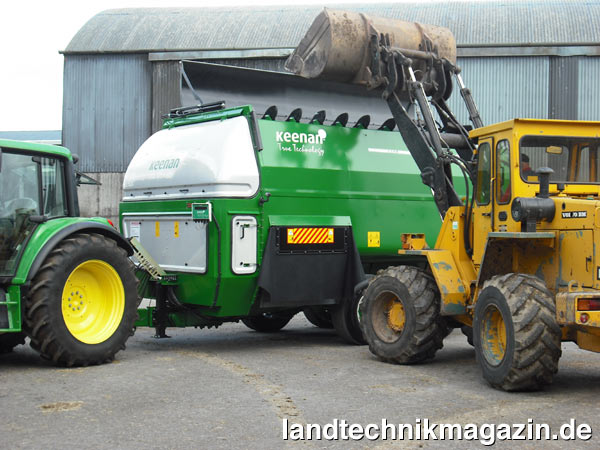 lFür interessierte Rinderhalter bietet Keenen in Deutschland jetzt eine Sonderaktion zum Einstieg in das Mech-fiber-Konzept an. Die Futtermischwagen Mech-fiber 300, 320, 340, 360 und 400 können ein Jahr lang auf dem Betrieb genutzt werden. Hierzu ist der Abschluss eines Kauf- oder Leasingvertrages vorgesehen, der nach einem Jahr risikolos beendet werden kann.