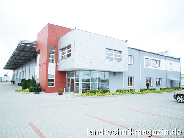 lDie neuen Gebäude der ROPA Polska Sp. z o. o. in Miekinia beinhalten neben einer Werkstatt für Service und Umbauten der Maschinen auch einen Bürokomplex in dem zwei Schulungsräume integriert sind.