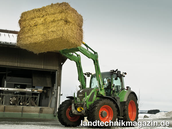 lDer auf dem bewährten Fendt Frontlader Cargo basierende neue Cargo Profi verfügt über eine zusätzlich in der X5-Schwinge verbaute Sensorik, die völlig neue Funktionen, wie beispielsweise eine Wiege- und Memo-Funktion, ermöglicht.