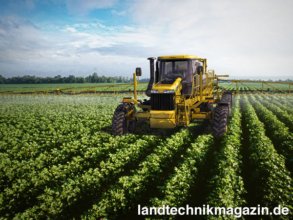 XL-Bild: Für Großbetriebe hat Challenger die selbstfahrende Feldspritze RoGator 1396 im Programm, die in den USA entwickelt wurde und ihre Europa-Premiere auf der Agritechnica 2011 feierte.