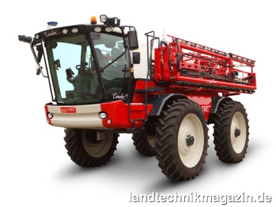 lDer neue Condor WideTrackPlus von Agrifac hat eine stufenlose Verstellung von 225 bis 300 oder von 245 bis 320 cm. Der Fahrer kann die Spur stufenlos aus der Kabine verstellen. Eine drei Meter Spur ist ideal für Blumenzwiebel und Zwiebeln und mit Pflegereifen auch ideal für Kartoffeln ohne Fahrgassen.