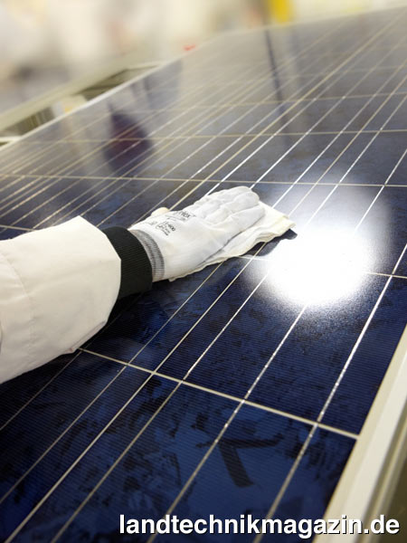 lWer die Leistungsfähigkeit seiner PV-Anlage erhalten möchte, sollte die PV-Module regelmäßig reinigen und warten.