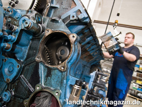 lKein altes Eisen: Remanufacturing macht Motoren, die die erste Phase ihrer Lebensdauer erreicht haben, so gut wie neu. Die MTU Reman Technologies GmbH in Magdeburg, bisher SKL Motor GmbH, ist das Technologiezentrum der Tognum-Gruppe für die serienmäßige Wiederaufarbeitung von MTU-Motoren und Komponenten. Auch die Verfahren dazu werden in Magdeburg entwickelt.