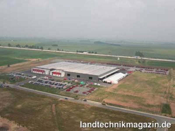 lDas neue HORSCH Werk aus der Luft.