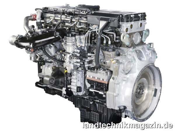 Bild: In den neuen Claas XERION 4500 und 5000 wird der Mercedes-Benz 6-Zylinder-Motor OM 471 LA mit 12,8 Litern Hubraum verbaut. Der XERION 4500 verfügt über eine Nennleistung nach 97/68 EG von 352/479 kW/PS, eine Maximalleistung nach ECE R 120 von 360/490 kW/PS und ein maximales Drehmoment von 2300 Nm. Der XERION 5000 verfügt über eine Nennleistung nach 97/68 EG von 382/520 kW/PS, eine Maximalleistung nach ECE R 120 von 390/530 kW/PS und ein maximales Drehmoment von 2450 Nm (alle Leistungsangaben sind Herstellerangaben).