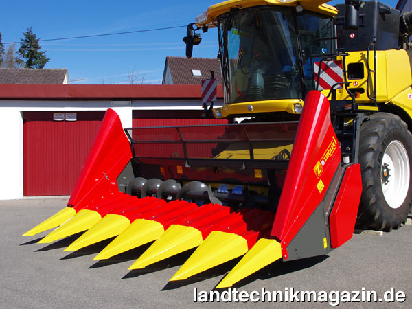 XL-Bild: Der neue Ziegler Maispflücker Corn Champion kann für die Sonnenblumenernte umgebaut werden. Wie Ziegler mitteilt, ist ein eigener Pflücker für Sonnenblumen in Planung und wird gegen Ende 2014 im Markt eingeführt.