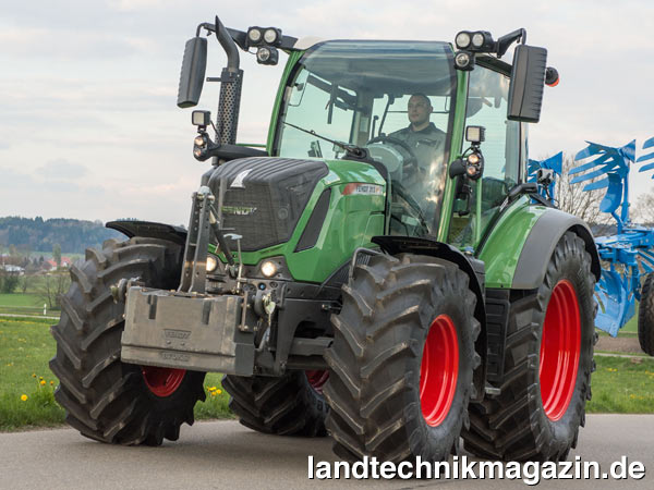 lDie neue Generation der Fendt Traktoren-Serie 300 Vario soll Anfang 2015 mit den vier Modellen 310, 311, 312 und 313 Vario auf den Markt kommen. Statt von einem Deutz-Motor werden die Fendt 300 Vario Traktoren zukünftig von 4-Zylinder AGCO Power 44 AWF HD Motoren mit 4,4 l Hubraum und Maximalleistungen (laut AGCO/Fendt, ohne Angabe einer Norm) von 81/110 kW/PS bis 101/138 kW/PS angetrieben.