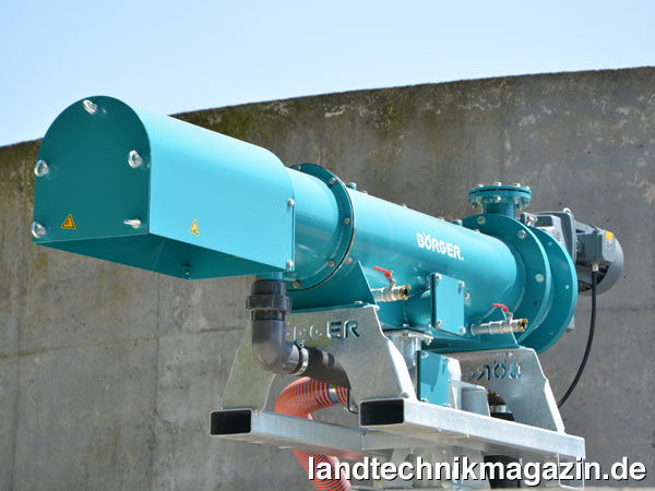 lBörger erweitert die Separatoren-Baureihe Bioselect zur EuroTier 2014 um zwei neue Modelle. Neben dem Bioselect RC 50 (im Bild) wird es zukünftig den RC 30 mit einer maximalen Durchsatzmenge von 30 Kubikmetern pro Stunde sowie den RC 150 mit einer Durchsatzleistung von bis zu 100 Kubikmetern je Gerät pro Stunde geben.
