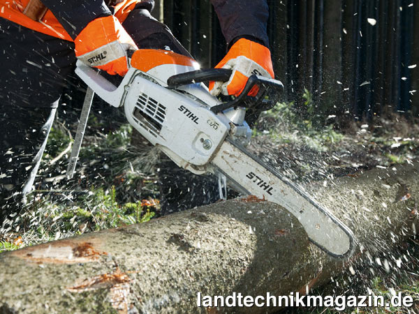 lDie neue MS 201 C-M ist die leichteste Profi-Motorsäge im Stihl Sortiment die serienmäßig mit dem elektronischen Motormanagement M-Tronic ausgerüstet ist.
