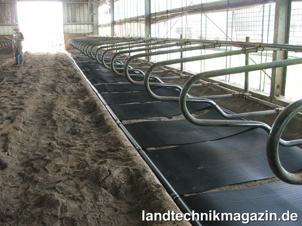 Bild: EuroTier Neuheiten-Silbermedaille 2014 für GEA Conductive Cooling, GEA Farm Technologies GmbH, Bönen, Deutschland, Halle 27, Stand D29.