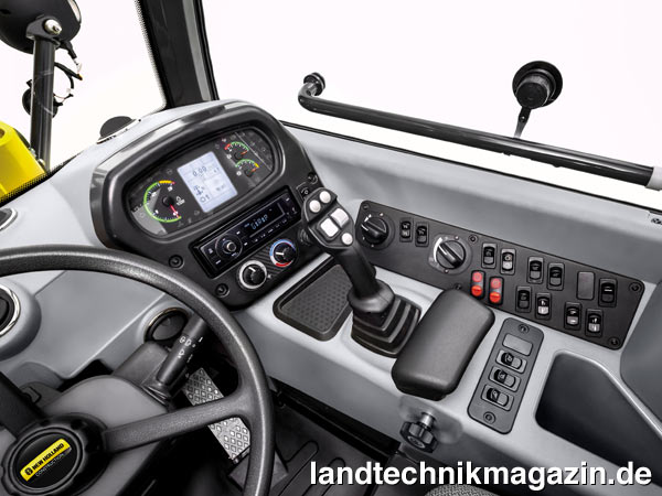 XL-Bild: Für Komfort in der Kabine der neuen New Holland Kompakt-Radlader C sorgen 10 Lüftungsdüsen, das verstellbare Lenkrad und der Joystick mit verstellbarer Handgelenkstütze.