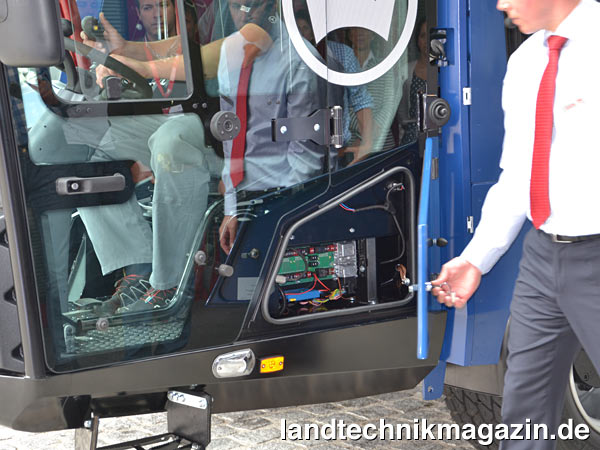 Bild: Der Zugang zu den Sicherungen wurde bei den SILOKING SelfLine 4.0 nach außen verlegt. Damit konnte der Sicherungskasten weiter hinten positioniert werden.